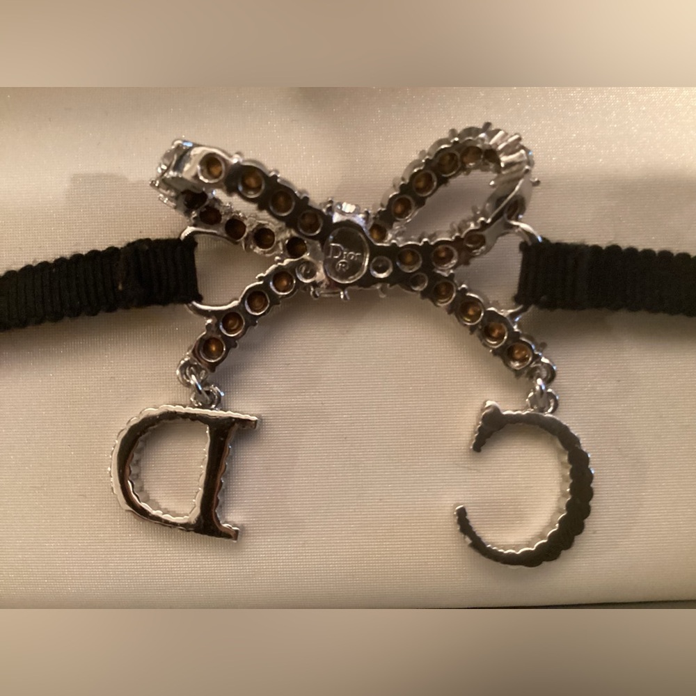 Vintage Y2K Christian Dior Swarovski Crystal Bow 'CD' Choker Necklace - RARE - Picture 4 of 8